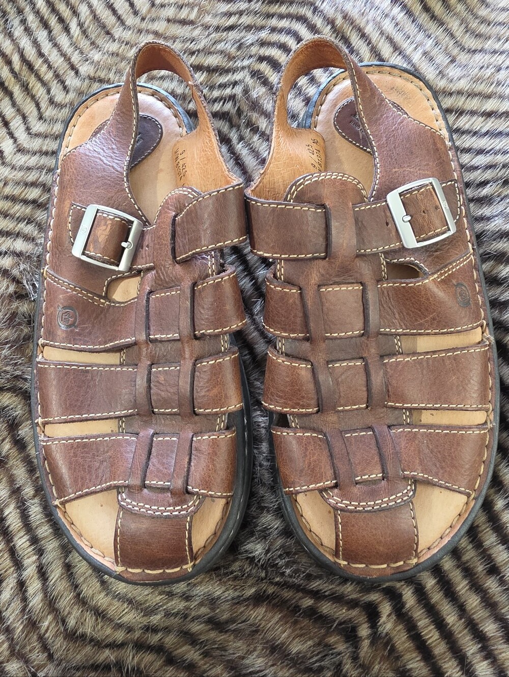 Born Men’s Leather Fisherman Sandals Brown Comfort Walking Size 9